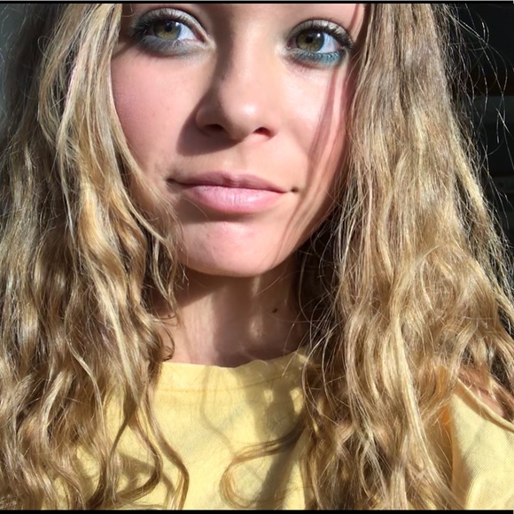 Meet your Posher, Madeline - Picture 1 of 1